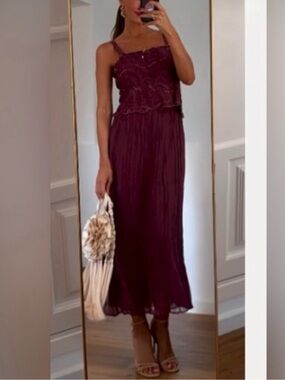Zara Maroon Lace Midi Dress NWT ZARA $109 Lace Slip Maxi Dress ZW Collection Burgundy Red Zara Maroon Lace Midi Dress NWT ZARA $109 Lace Slip Maxi Dress ZW Collection Burgundy Red